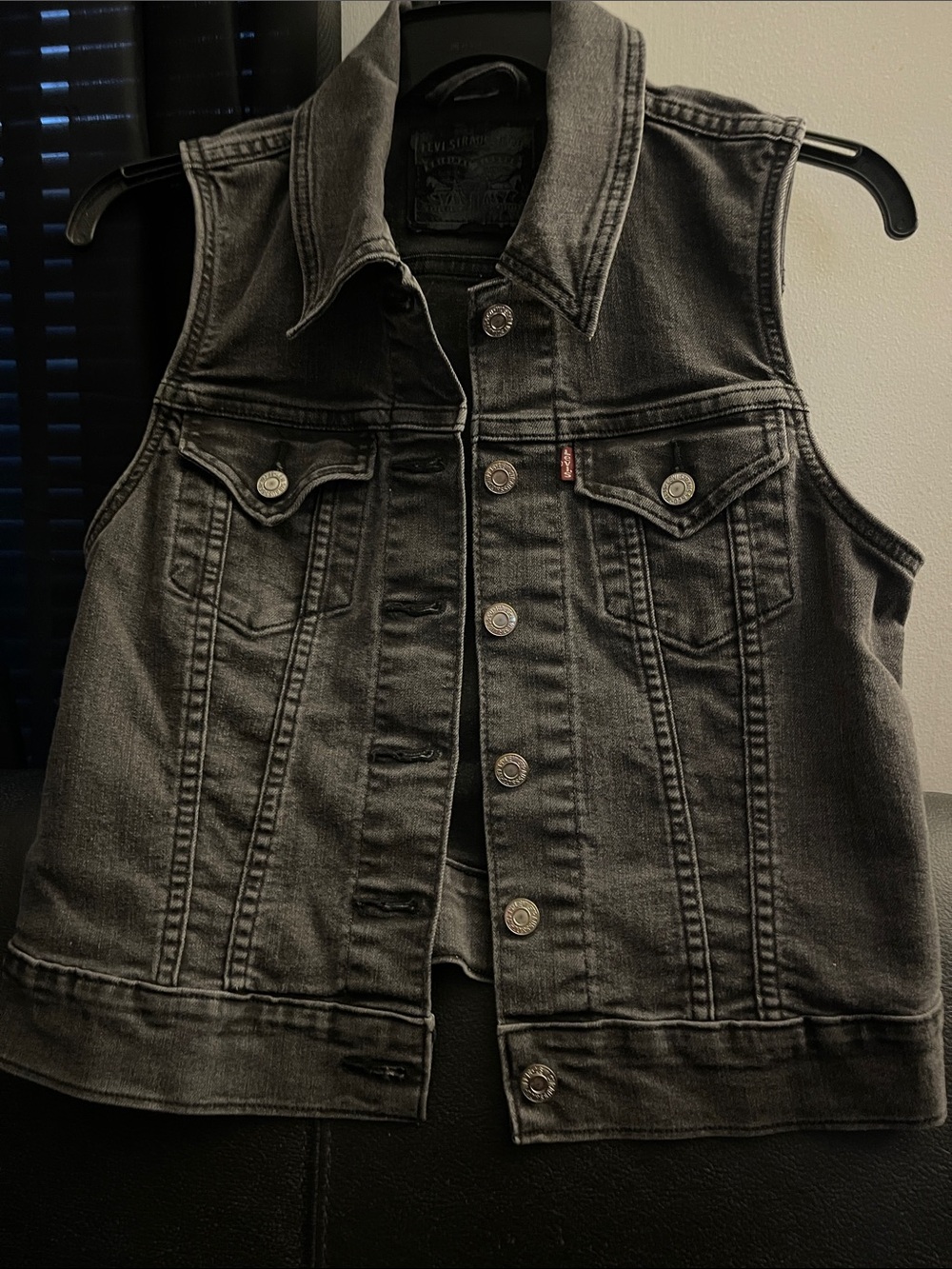 LEVI’S Women’s Ash Gray Black Denim Sleeveless Vest